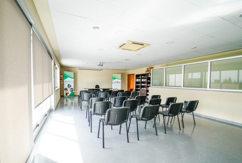 7R22489-scaled 7R22489-scaled